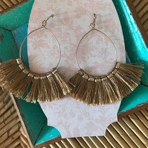 ❌SOLD❌🍑Circular Tasseled Earrings